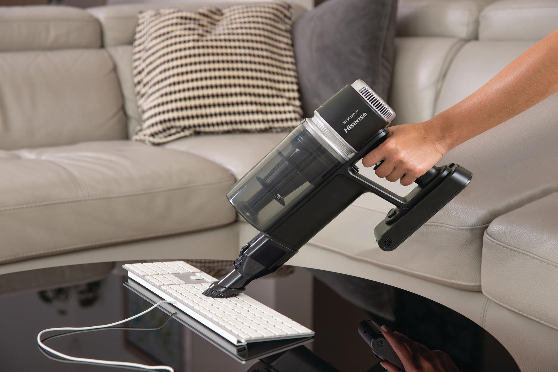 HISENSE HVC6664BK SİYAH DİKEY ŞARJLI SÜPÜRGE 