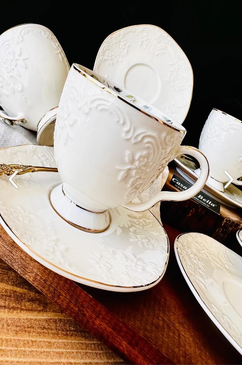 6 Kişilik Çiçek Kabartmalı Porselen Çay Fincanı