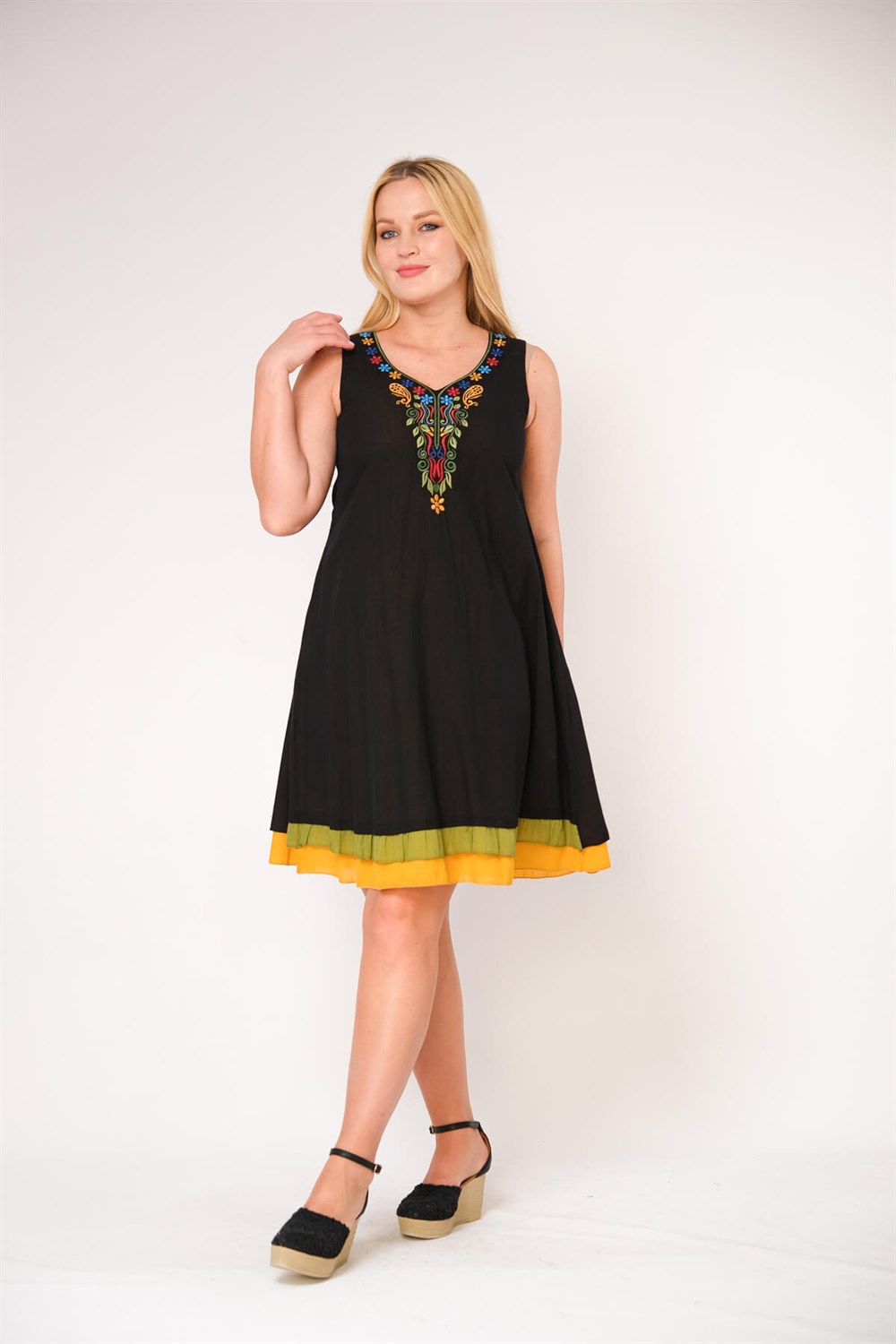4603- Siyah Dantelli Elbise