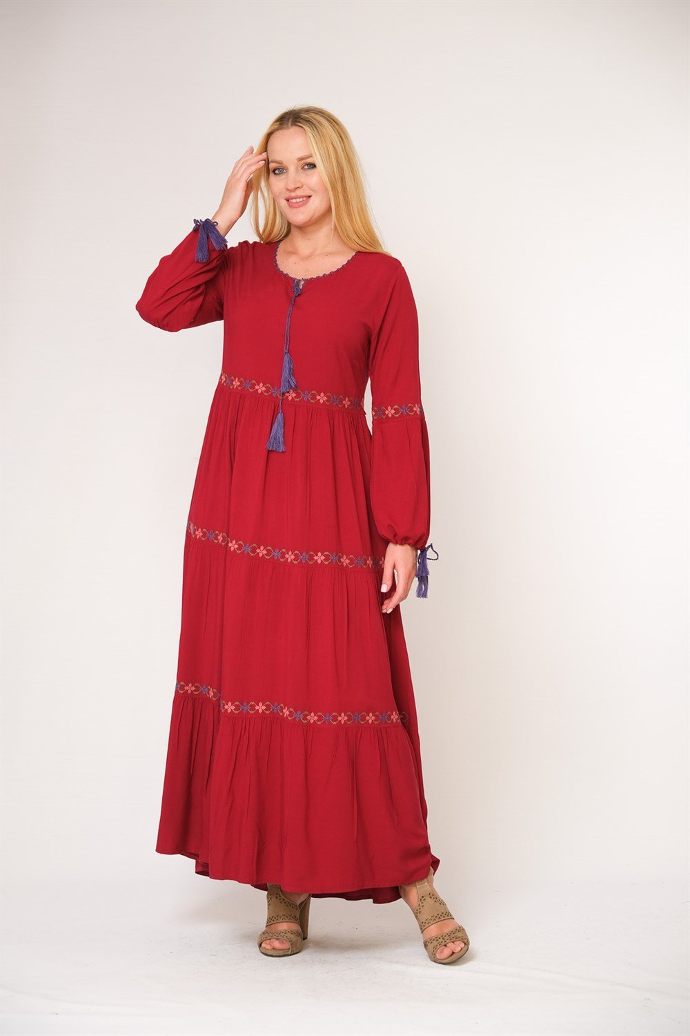 9071- Bordo Nakışlı Uzun Elbise