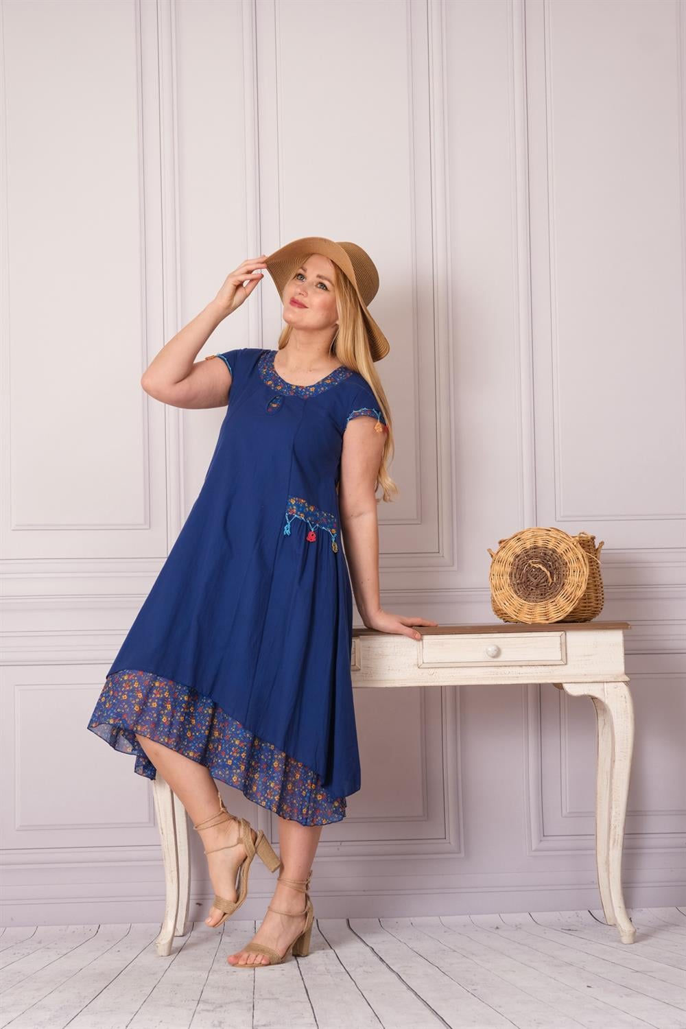 9115 Saks Mavisi Elbise