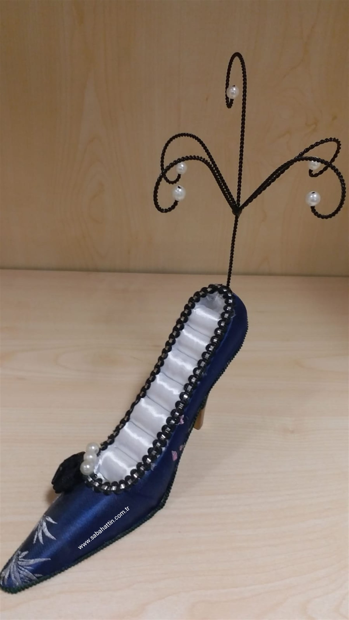 AYAKKABI TAKI ASKISI , SHOES JEWELRY DISPLAY