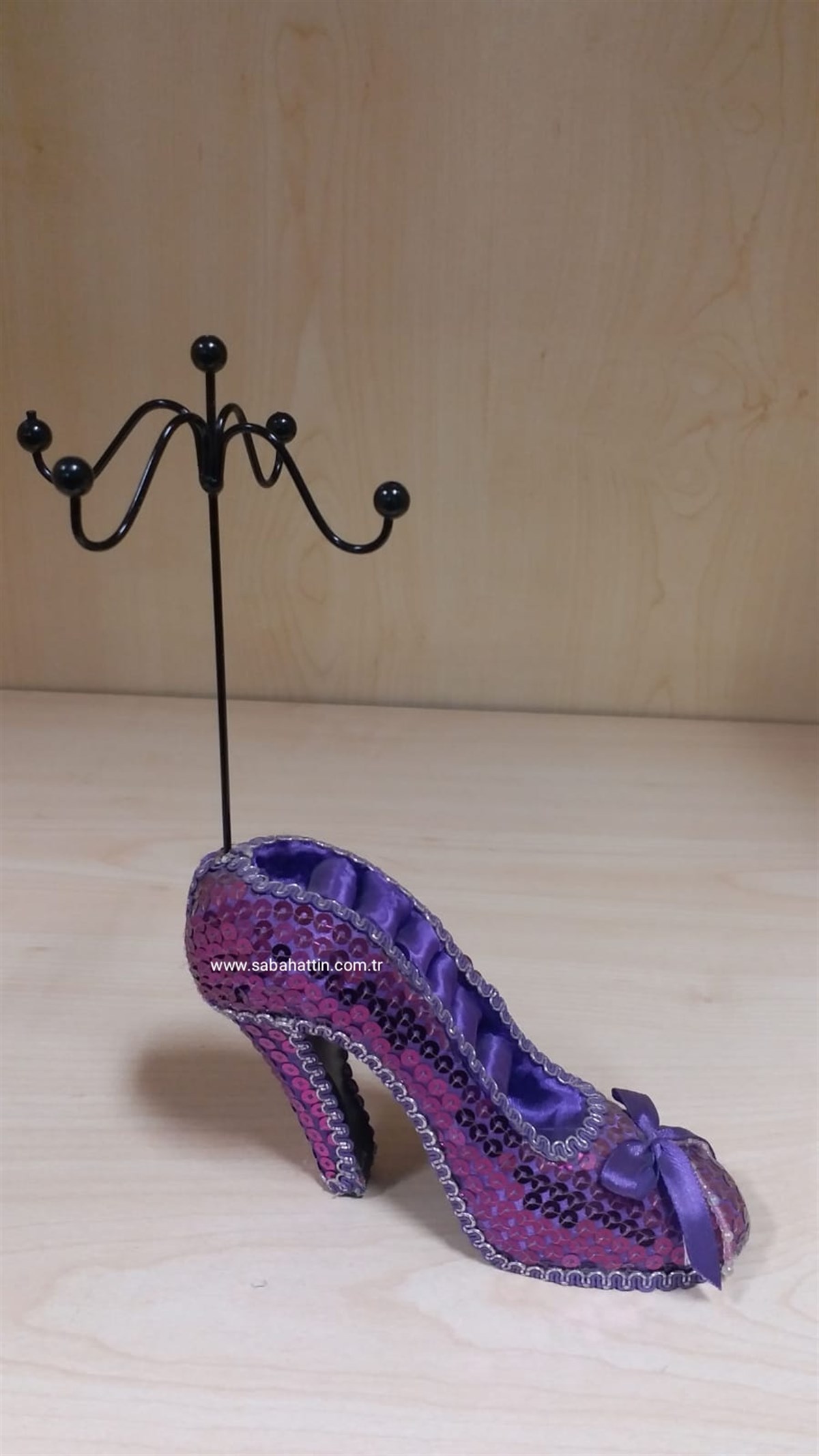 AYAKKABI TAKI ASKISI , SHOES JEWELRY DISPLAY