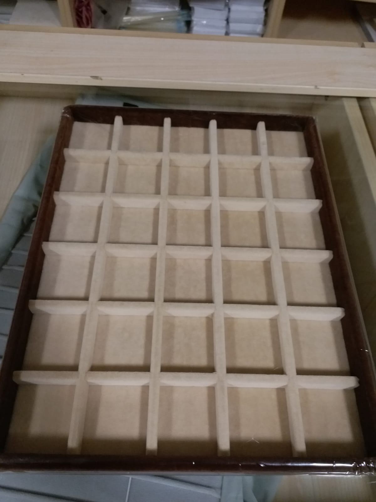 KADİFE & SÜET - BÖLMELİ TABLA &  VELVET - SUEDE  DIVISIONED TRAY 