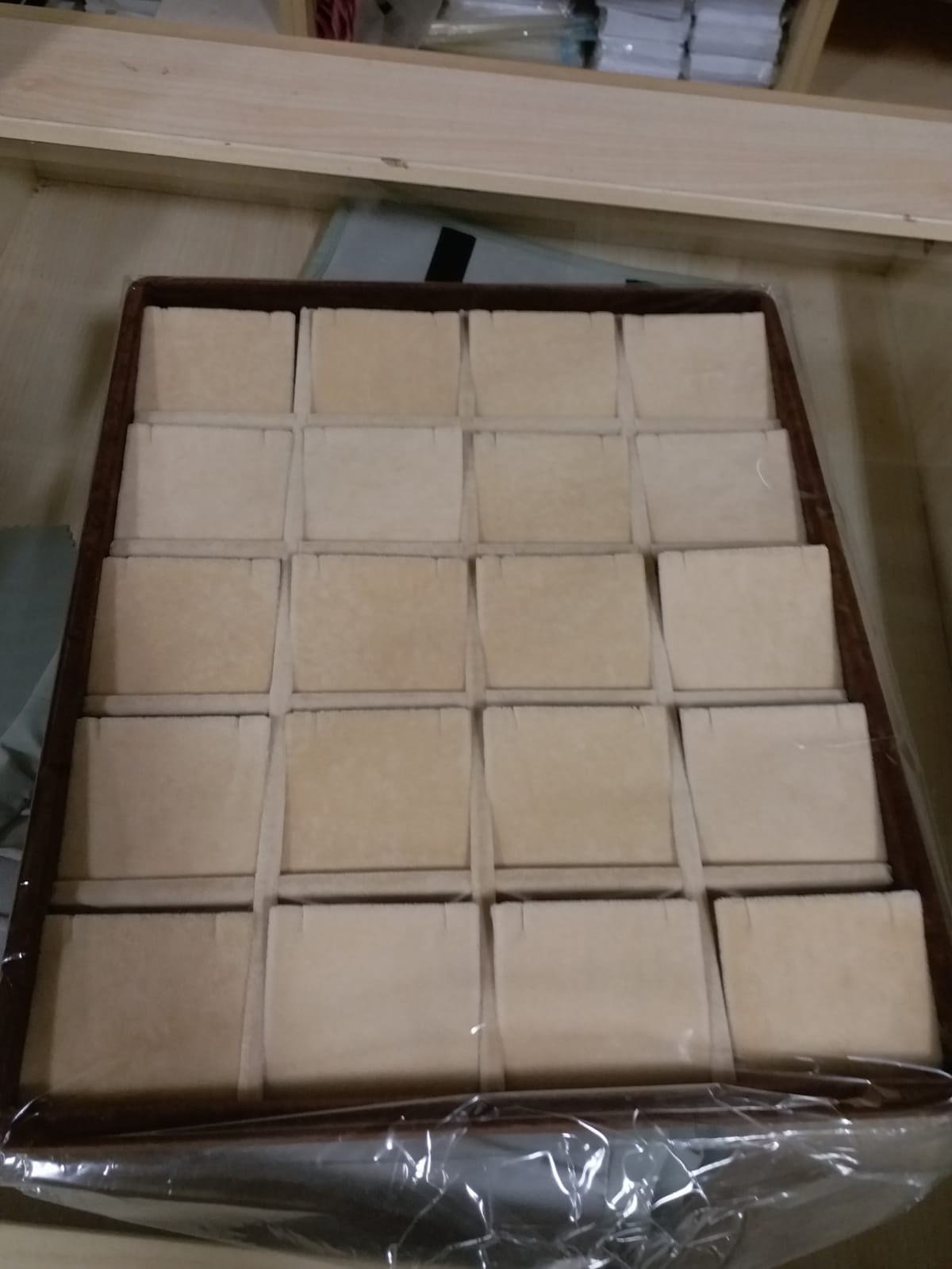 KADİFE & SÜET - KÜPE TABLASI & VELVET - SUEDE EARING TRAY 