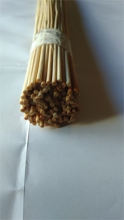 BAMBU İNCE ÇUBUK 2,50 mm boy: 150 cm (1 KG = 135 ADET TAKRİBİ)