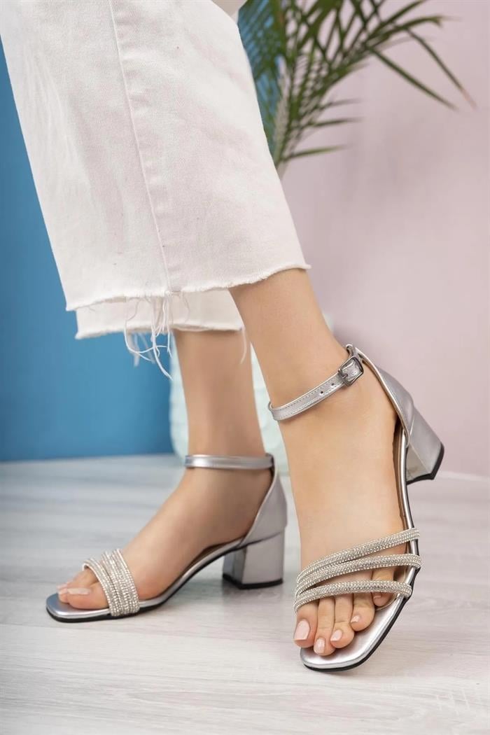 Gümüş Kısa Topuk Abiye Ayakkabı