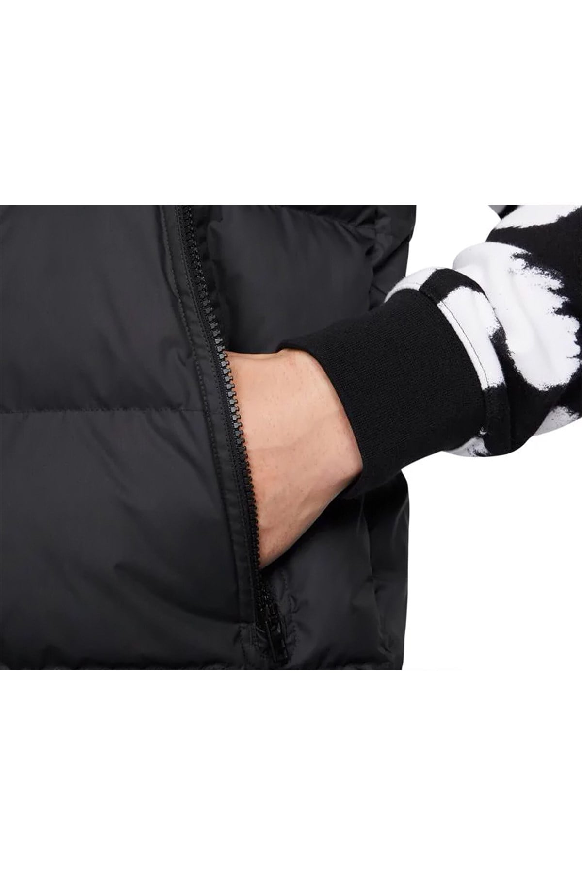 Nike DR9617-010 Storm-FIT Windrunner Yelek Erkek