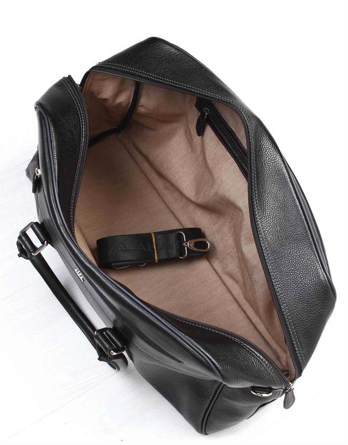 Aka Leather Travel Bag 5010 12