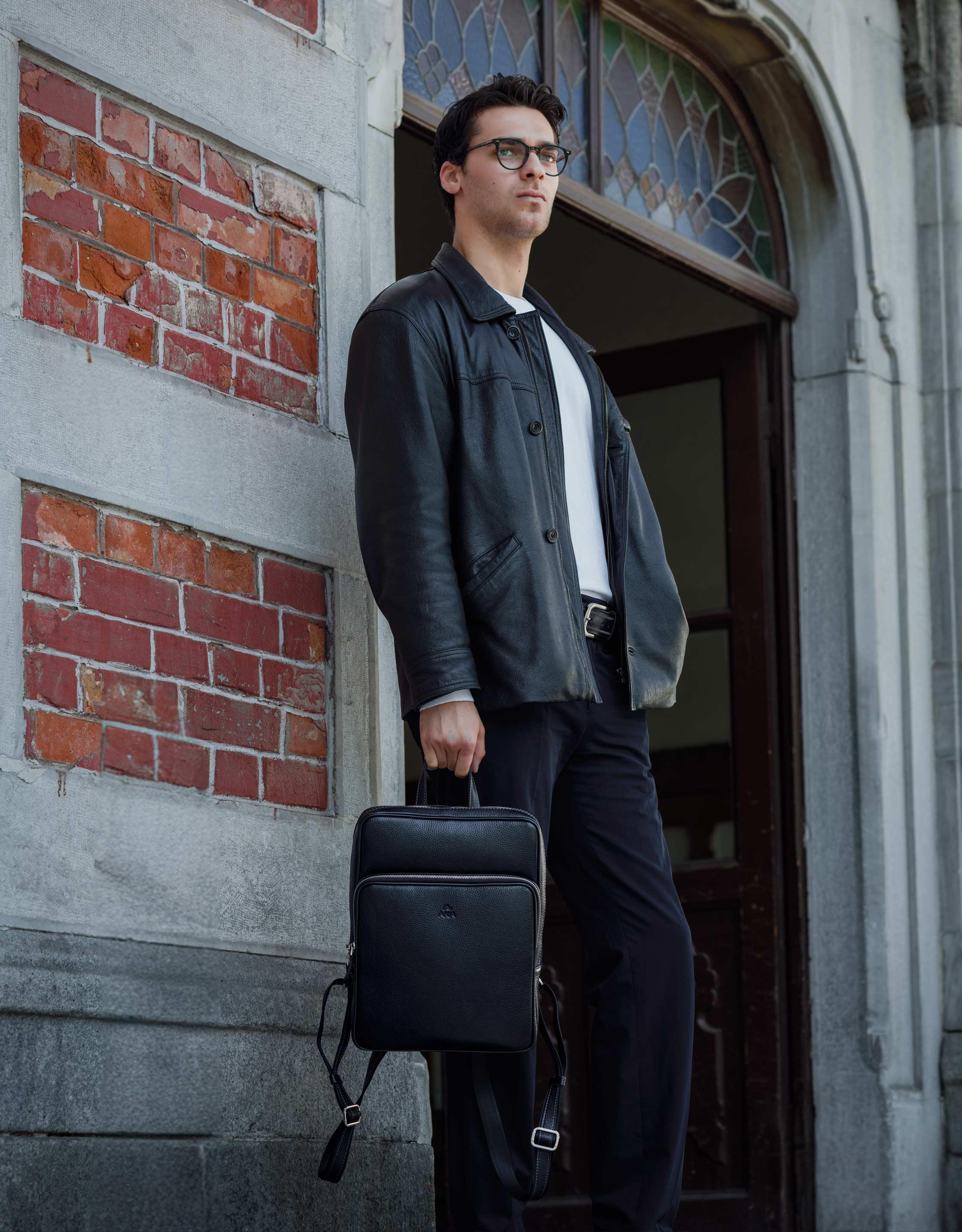 Aka Deri Siyah Sırt Çantası 905 1