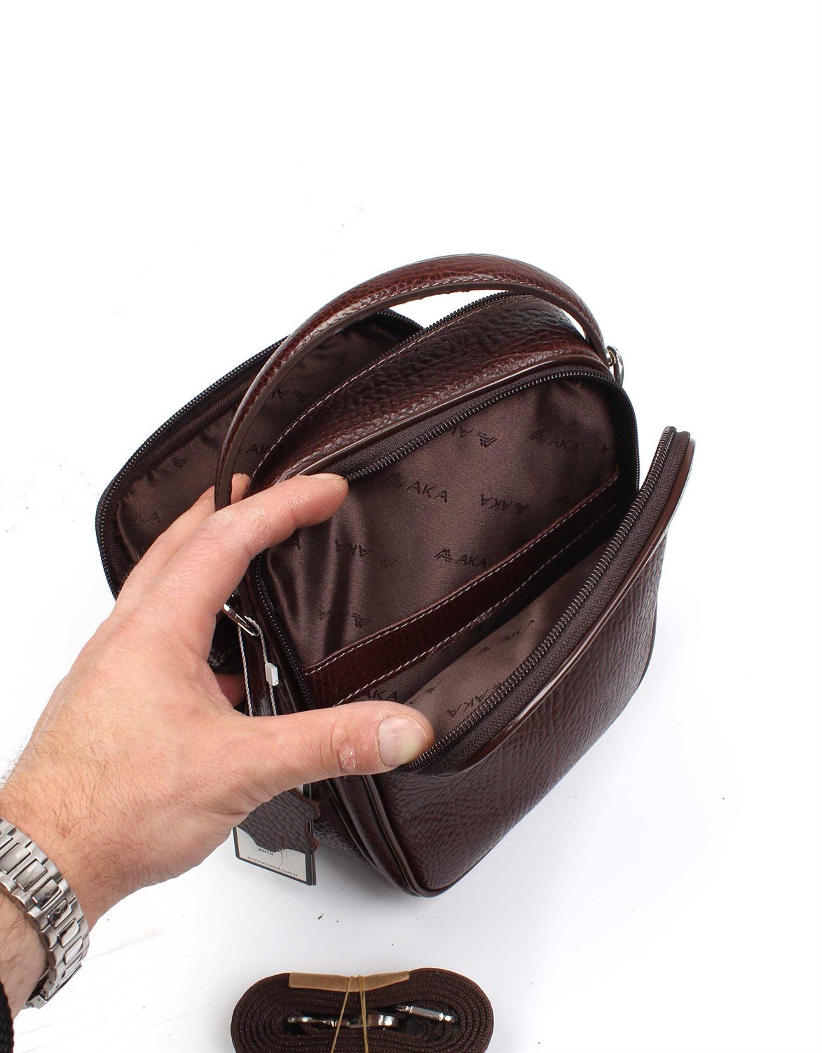 EEl ve Omuzdan Askılı Deri Erkek Çantası 347