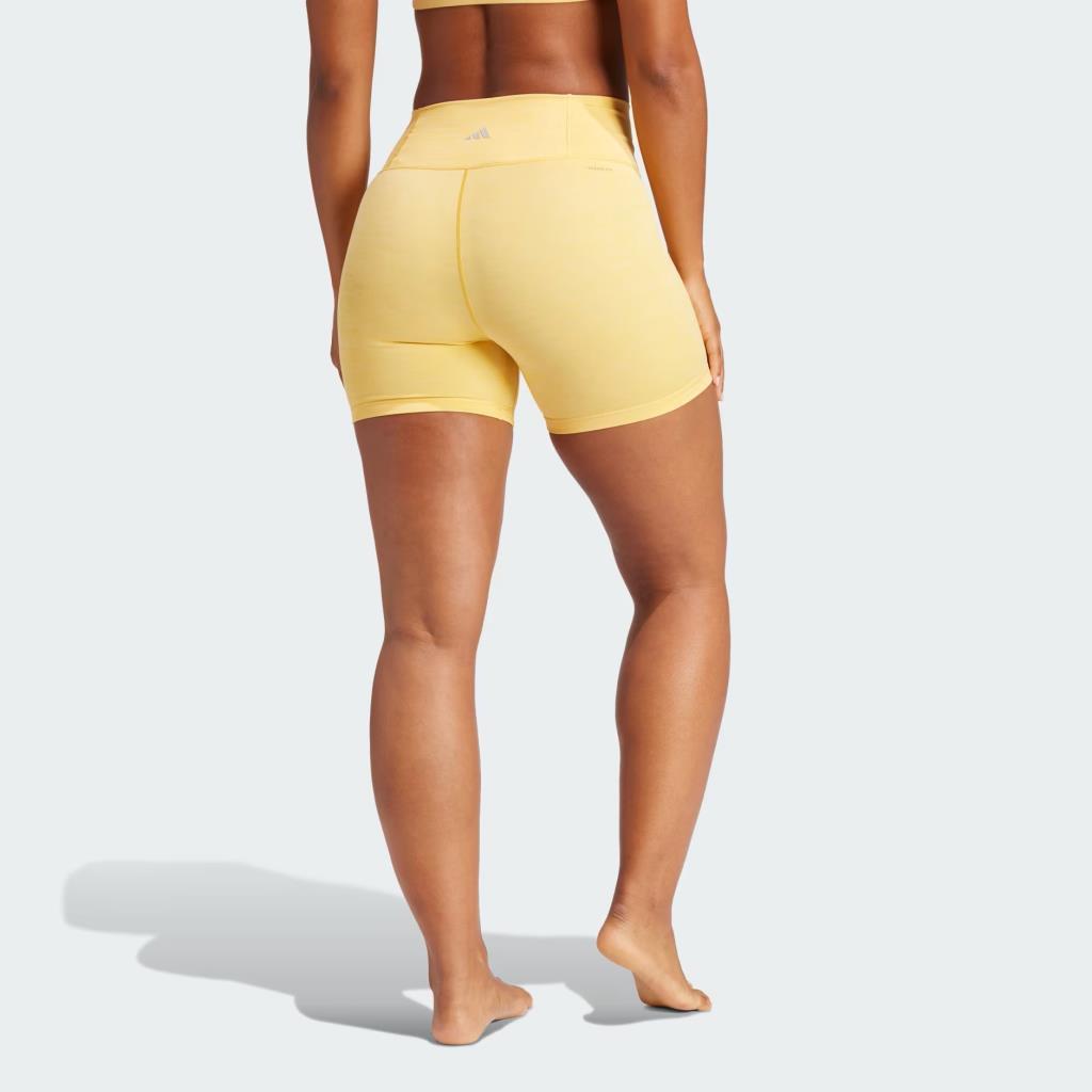 Adidas IT9122 All Me 5inch Sarı Kadın Spor Kısa Tayt