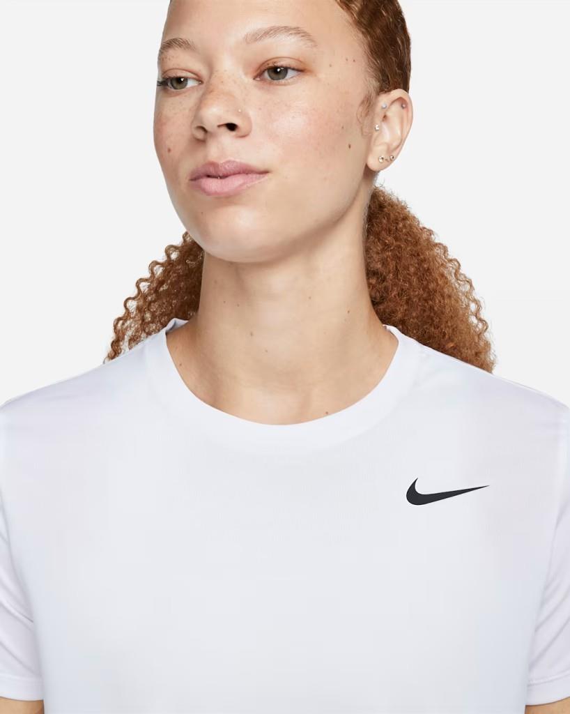 Nike Dri-FIT Kadın Klasik Fit Tişört - Beyaz DX0687-100