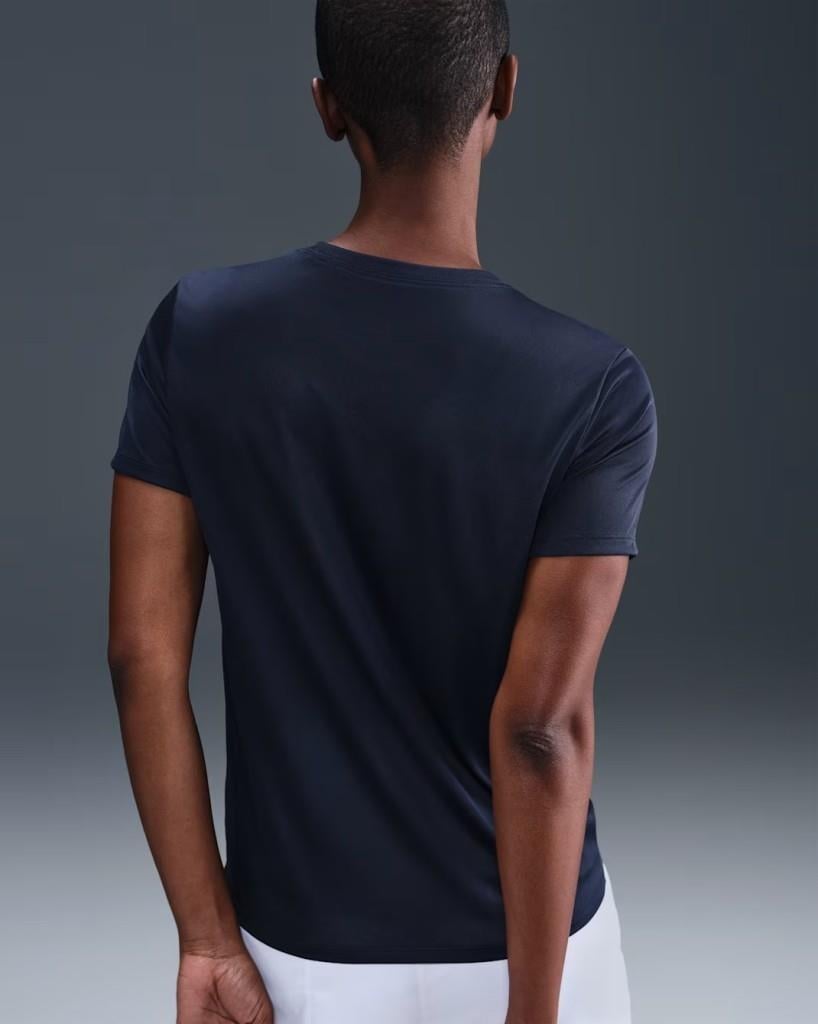 Nike Dri-FIT Kadın Klasik Fit Tişört - Lacivert DX0687-410