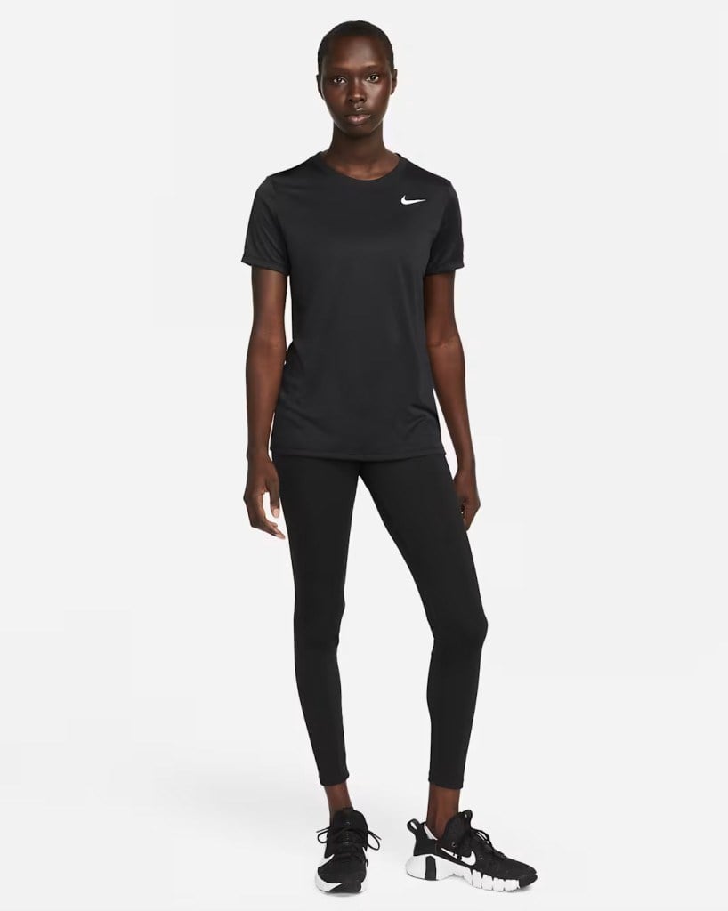 Nike Dri-FIT Kadın Klasik Fit Tişört - Siyah DX0687-010