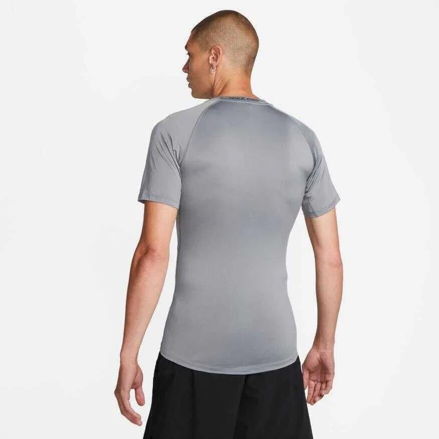 NIKE FB7932-084 Dri-FIT Erkek Gri Spor Tişört