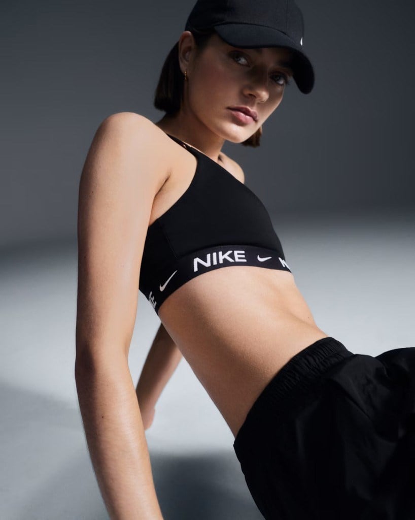 Nike FD1065-011 Indy Orta Destekli Pedli Ayarlanabilir Kadın Spor Sütyeni - Siyah