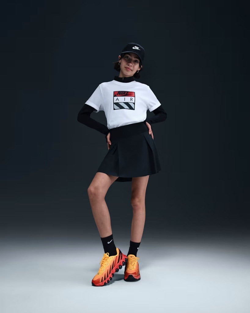 Nike FD2853-010 Dri-FIT Uzun Kollu Çeyrek Fermuarlı Kız Çocuk Üstü - Siyah