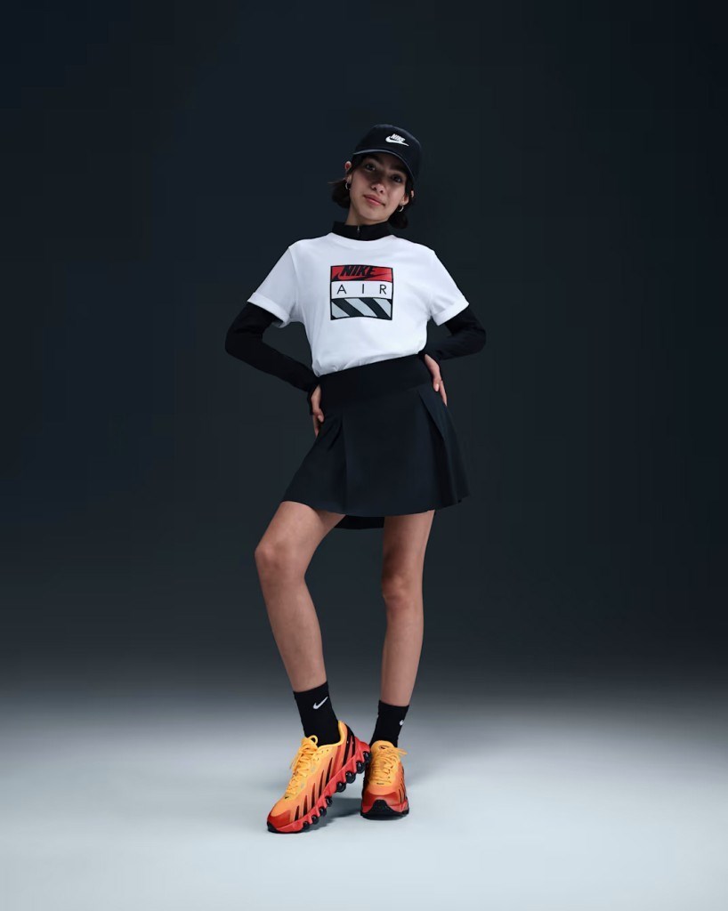 Nike FD2853-010 Dri-FIT Uzun Kollu Çeyrek Fermuarlı Kız Çocuk Üstü - Siyah