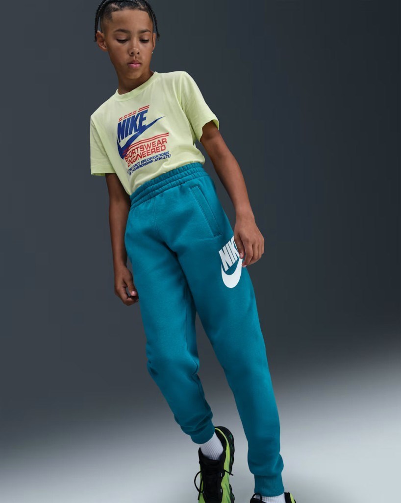 Nike FD2995-301 Club Fleece Büyük Çocuk Jogger Pantolon - Yeşil