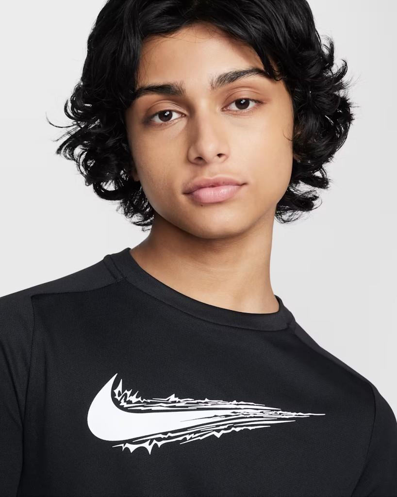 Nike HF8100-010 Dri-FIT Çocuk Kısa Kollu Tişört - Siyah