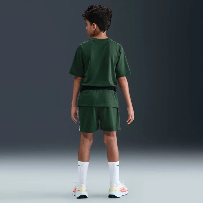 Nike HF8100-323 Dri-FIT Çocuk Kısa Kollu Tişört - Yeşil