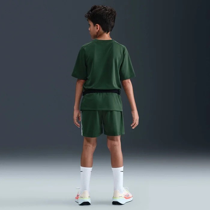 Nike HF8100-323 Dri-FIT Çocuk Kısa Kollu Tişört - Yeşil