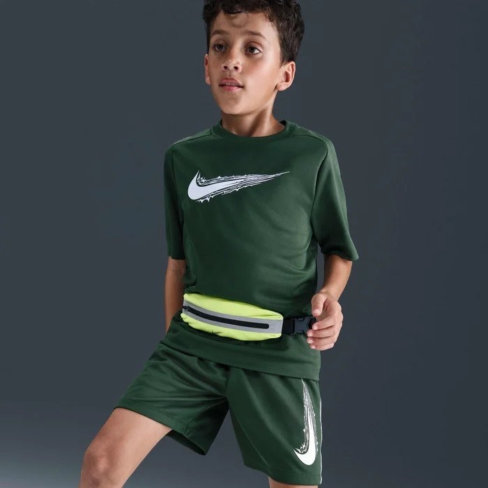 Nike HF8100-323 Dri-FIT Çocuk Kısa Kollu Tişört - Yeşil