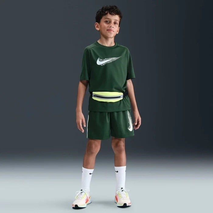 Nike HF8100-323 Dri-FIT Çocuk Kısa Kollu Tişört - Yeşil