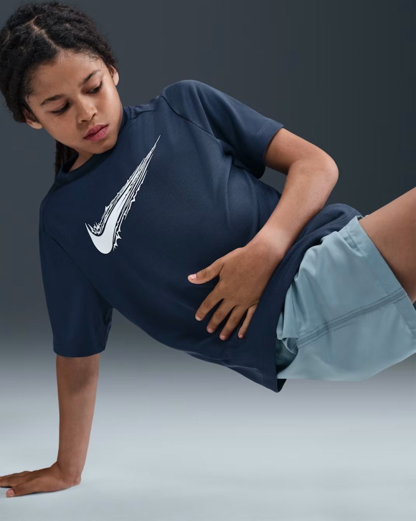 Nike HF8100-410 Dri-FIT Çocuk Kısa Kollu Tişört - Lacivert