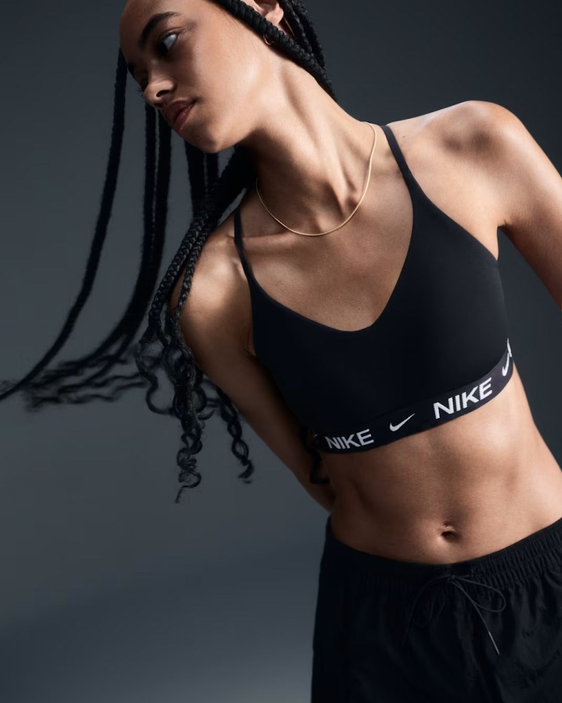 Nike Indy FD1062-011 Hafif Destekli Pedli Ayarlanabilir Kadın Spor Sütyeni - Siyah