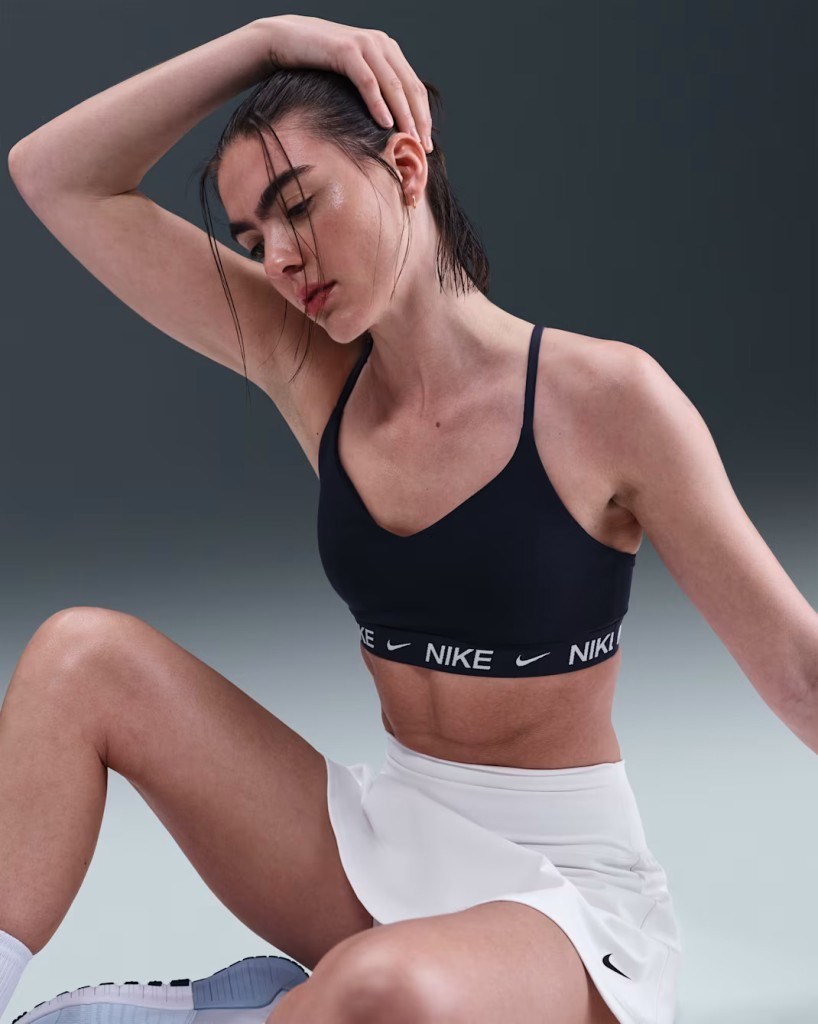 Nike Indy FD1062-410 Hafif Destekli Pedli Ayarlanabilir Kadın Spor Sütyeni - Lacivert