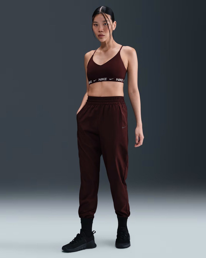 Nike Indy FD1062-653 Hafif Destekli Pedli Ayarlanabilir Kadın Spor Sütyeni - Bordo
