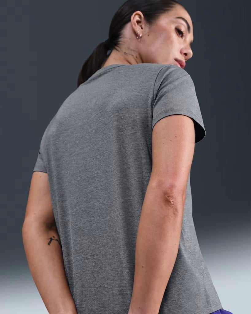 Nike One Classic IB9408-084 Dri-FIT Kısa Kollu Kadın Tişört- Gri