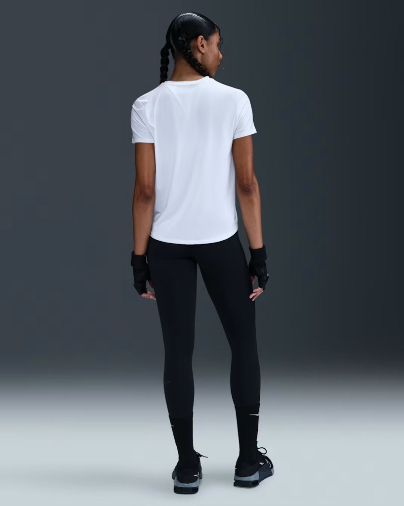 Nike One Classic IB9408-100 Dri-FIT Kısa Kollu Kadın Tişört - Beyaz