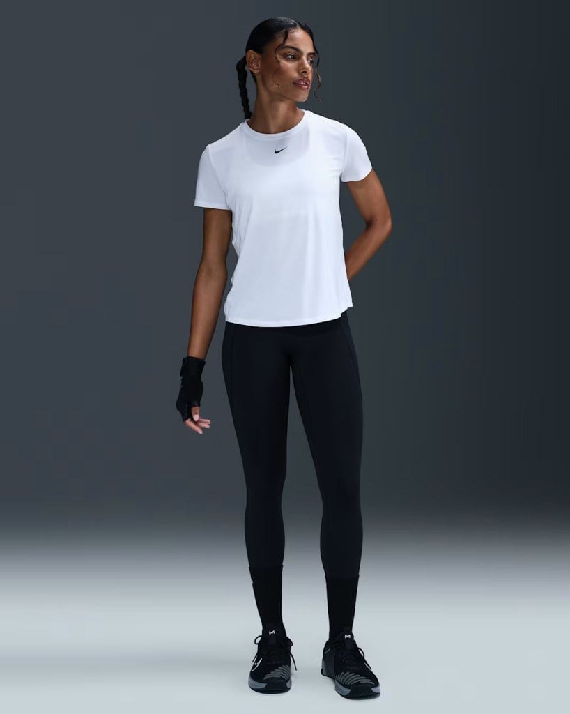 Nike One Classic IB9408-100 Dri-FIT Kısa Kollu Kadın Tişört - Beyaz