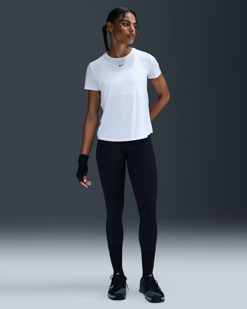 Nike One Classic IB9408-100 Dri-FIT Kısa Kollu Kadın Tişört - Beyaz