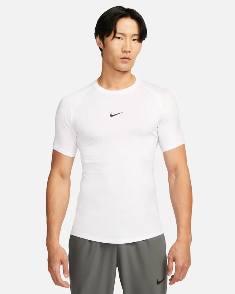 Nike Pro FB7932-100 Erkek Dri-FIT Dar Kesim Kısa Kollu Tişört - Beyaz