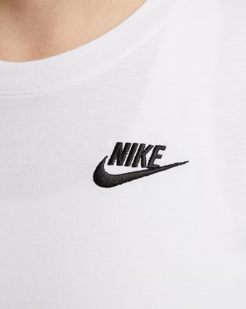 Nike Sportswear Club Essentials DX7902-100 Kadın Tişörtü - Beyaz