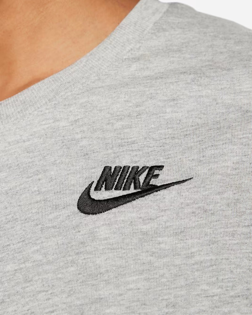 Nike Sportswear Club Essentials DX7902-063 Kadın Tişörtü - Dark Grey Heather