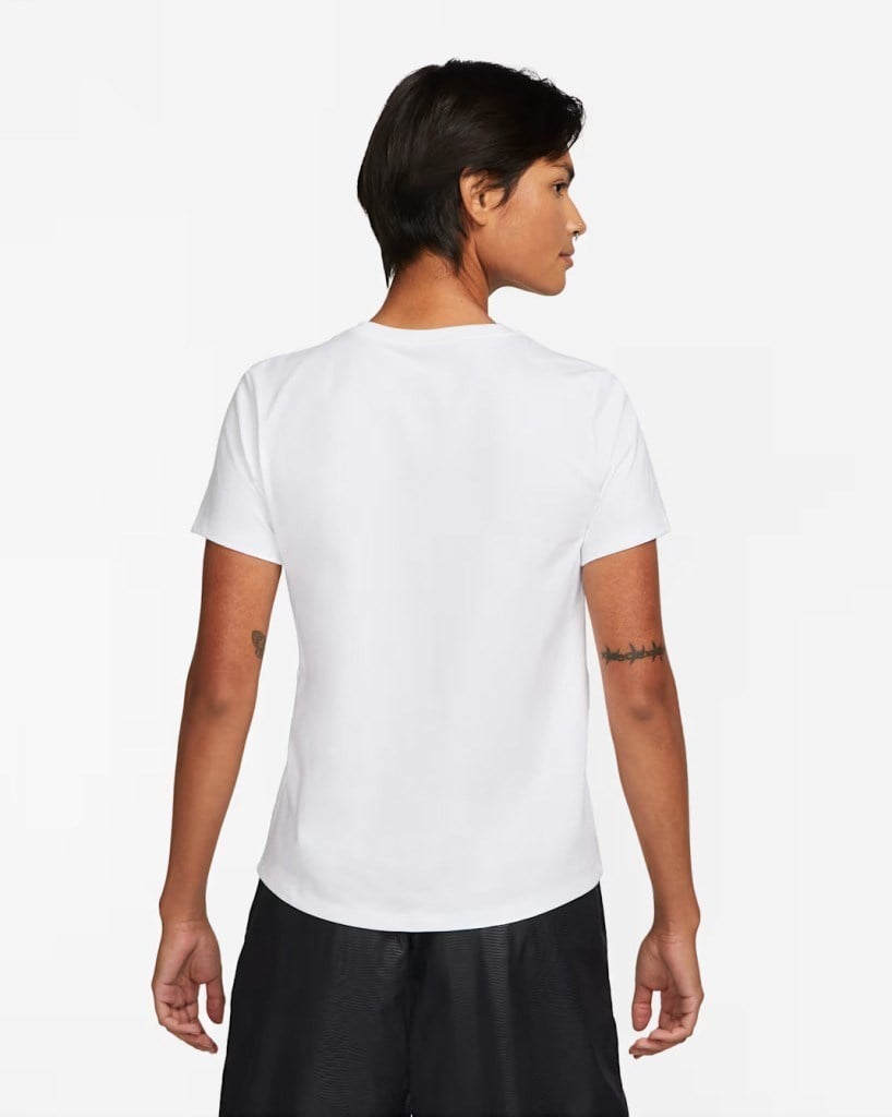 Nike Sportswear Essentials DX7906-100 Kadın Logo T-Shirt - Beyaz