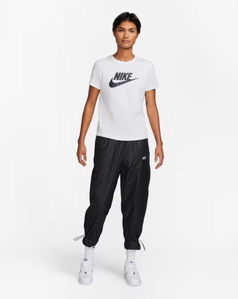 Nike Sportswear Essentials DX7906-100 Kadın Logo T-Shirt - Beyaz