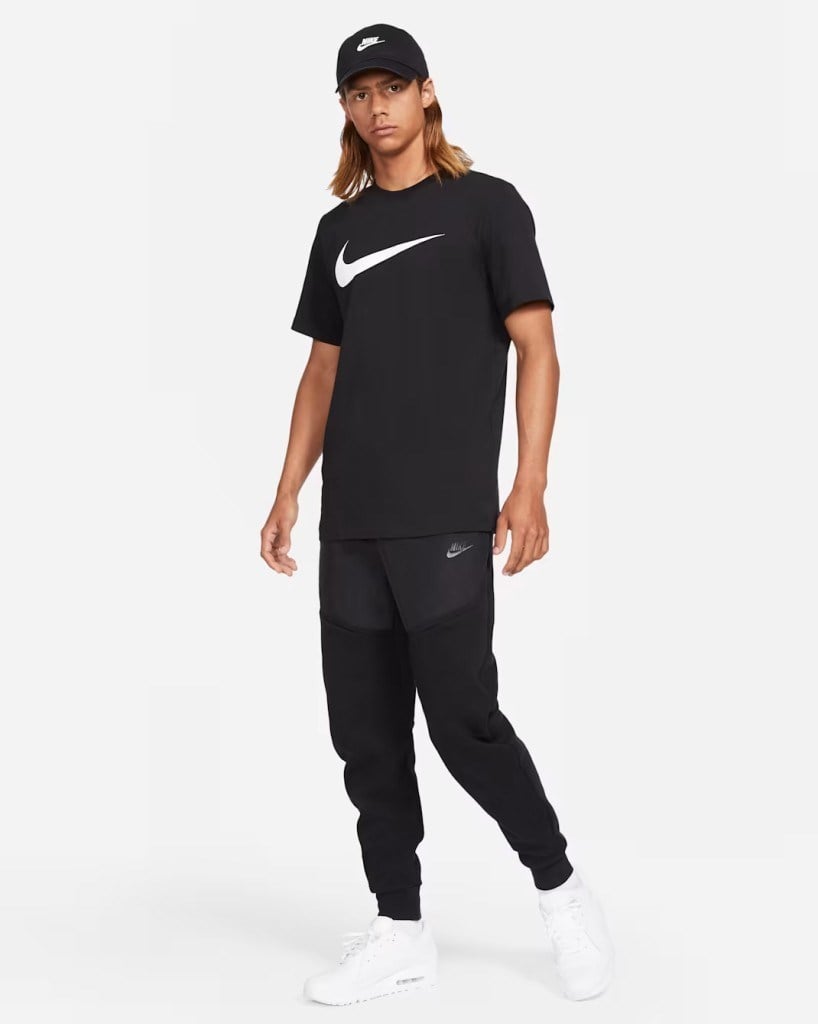 Nike Sportswear Swoosh DC5094-010 Erkek Tişörtü - Siyah/Beyaz