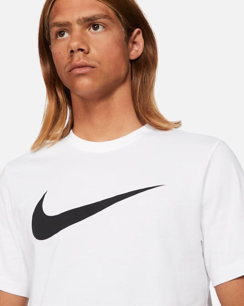 Nike Sportswear Swoosh DC5094-100 Erkek Tişörtü - Beyaz