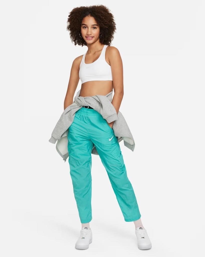 Nike Swoosh Kızlar Spor Sütyeni - Beyaz