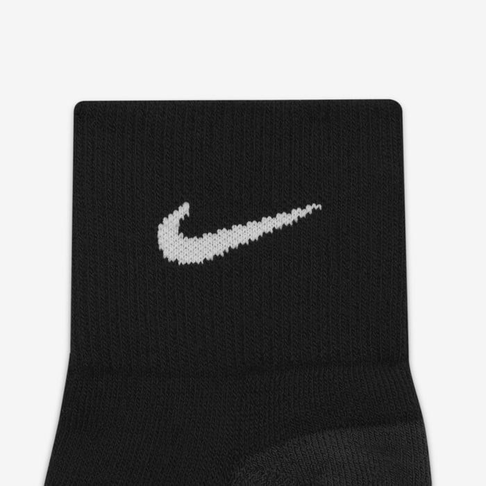 Nike SX5549-010 Everyday Max Destekli Bilek Antrenman Çorapları (3 Çift)
