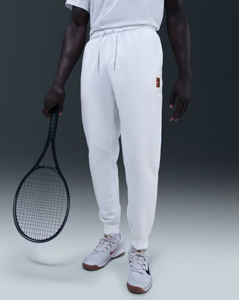 NikeCourt HM6766-100 Heritage Dri-FIT Fleece Erkek Tenis Jogger'ı - Beyaz