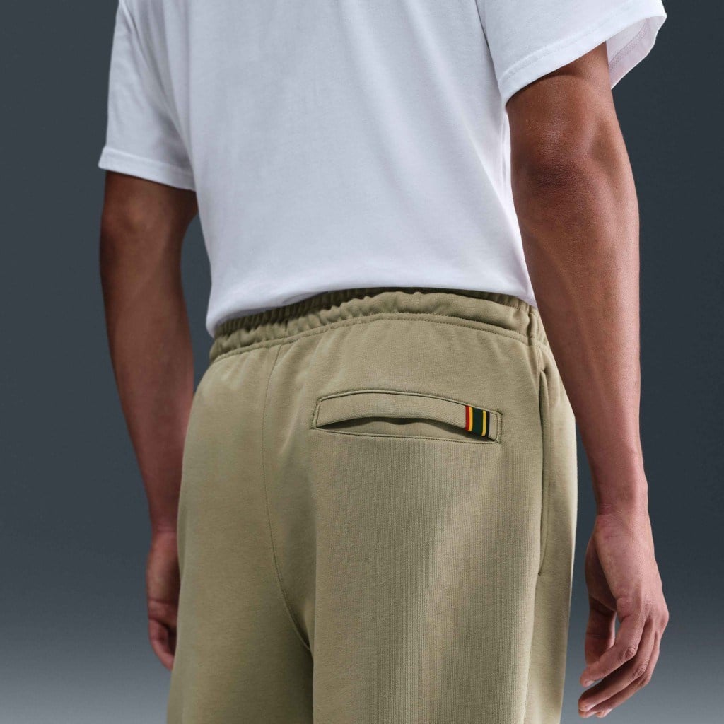 NikeCourt HM6766-276 Heritage Dri-FIT Fleece Erkek Tenis Jogger'ı - Zeytin Yeşili 