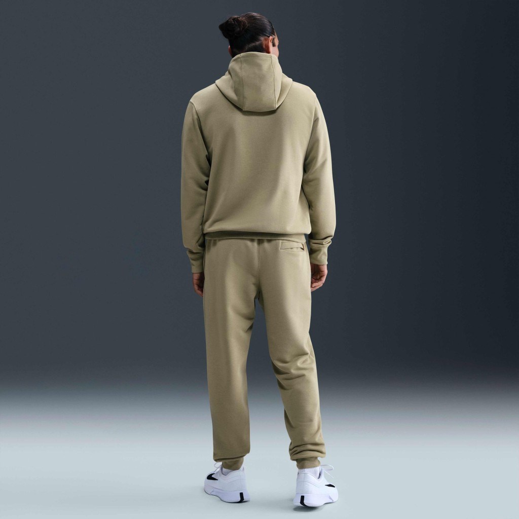 NikeCourt HM6766-276 Heritage Dri-FIT Fleece Erkek Tenis Jogger'ı - Zeytin Yeşili 
