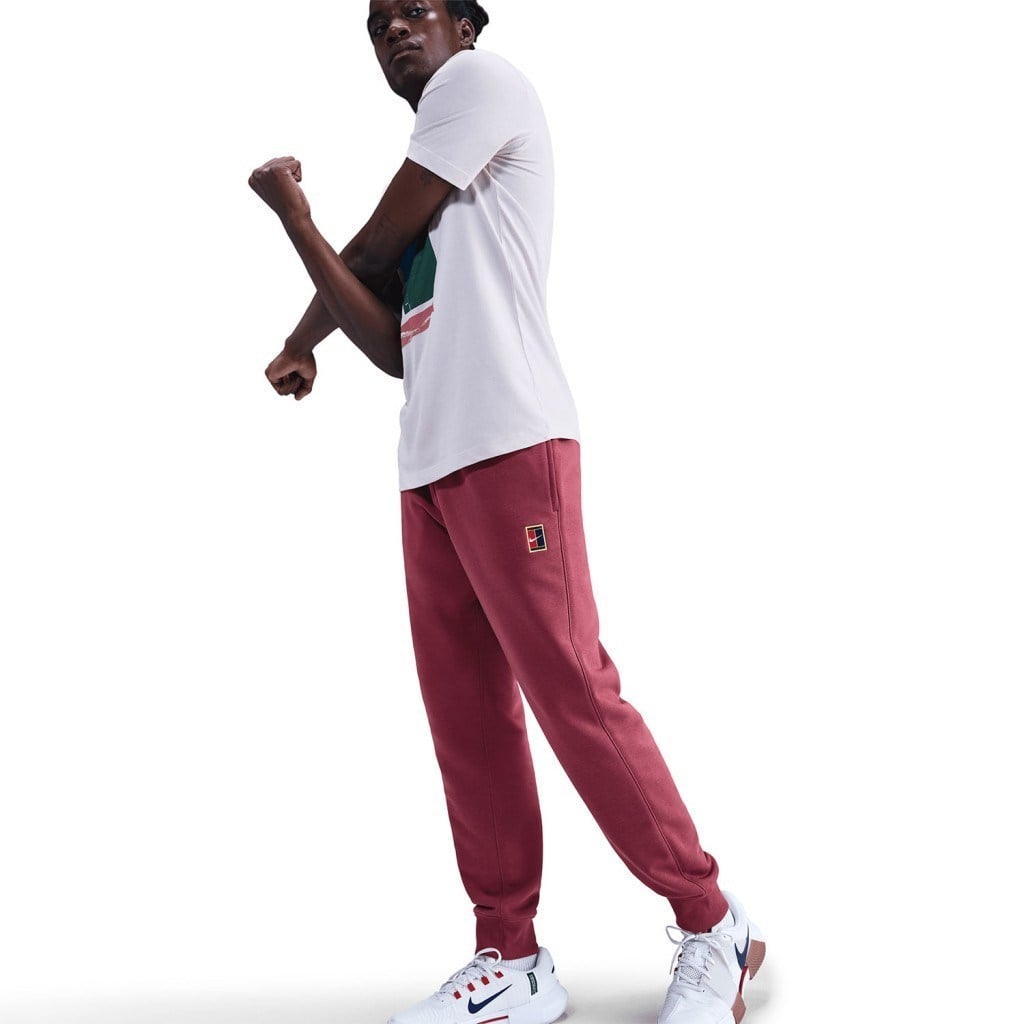 NikeCourt HM6766-661 Heritage Dri-FIT Fleece Erkek Tenis Jogger'ı - Bordo